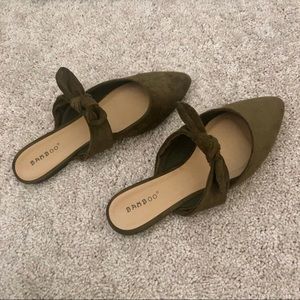 Bow flat slip on shoes